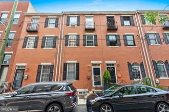 Building Photo - 1135 N Orianna St