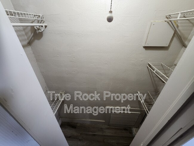 Building Photo - 1225 S Stockton Ave