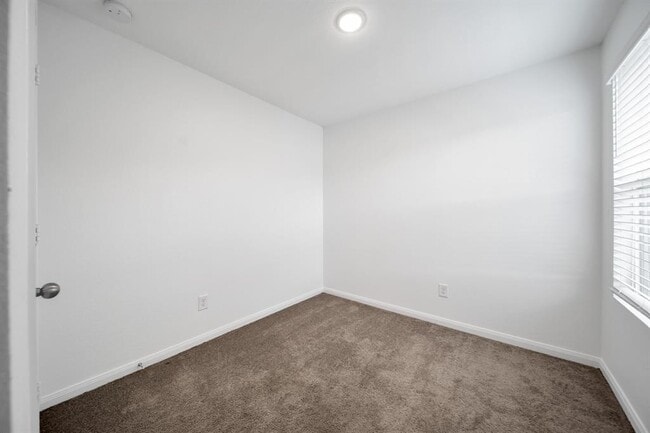 Building Photo - 16570 Colleen Pl