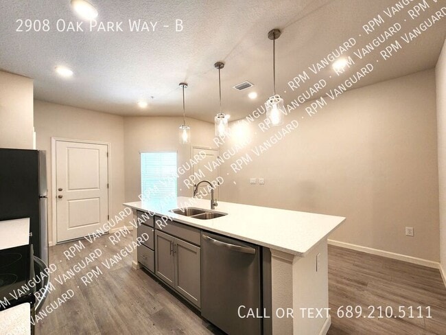 Building Photo - 2908 Oak Park Way