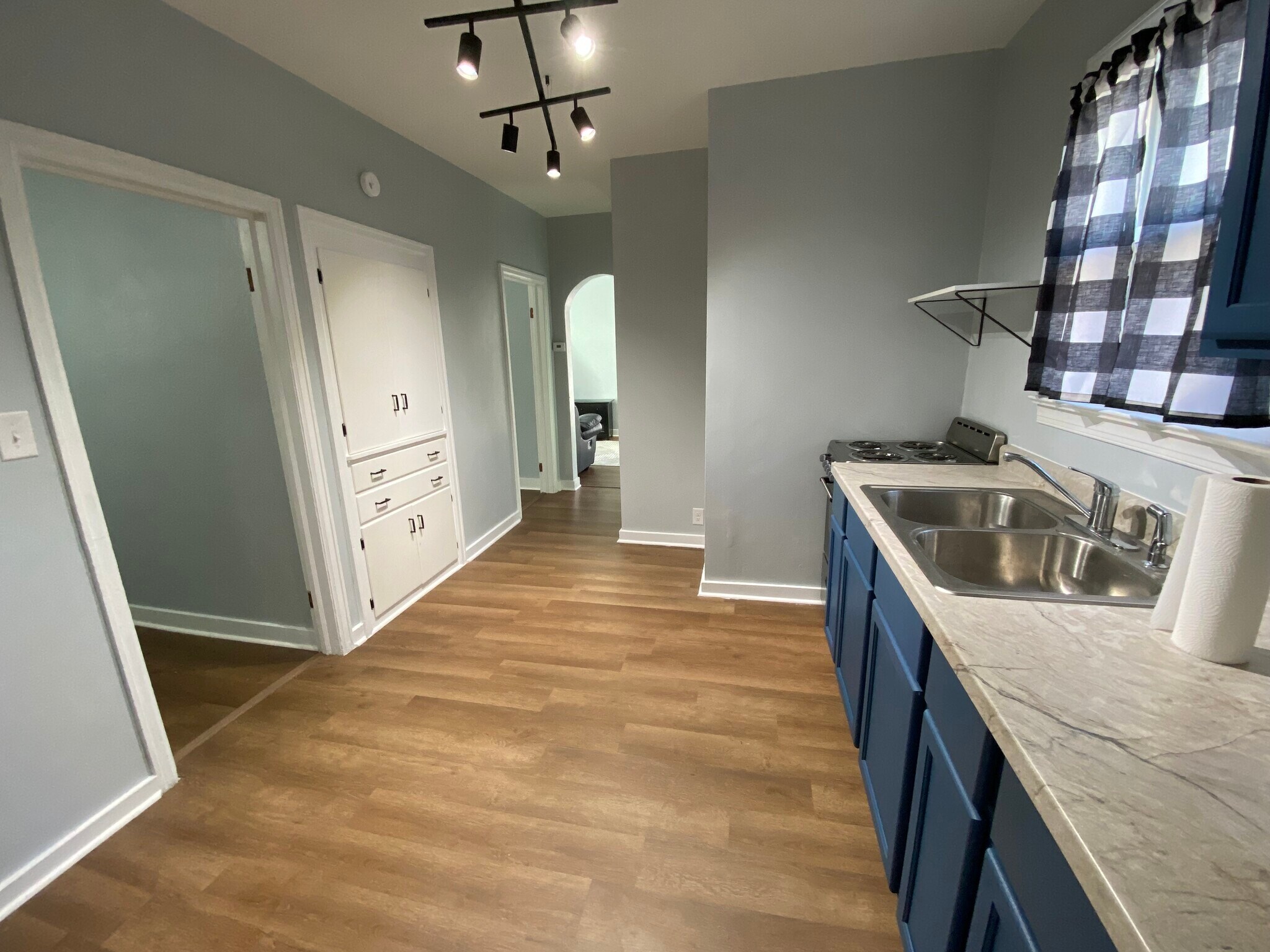 Building Photo - 2316 2nd Ave W