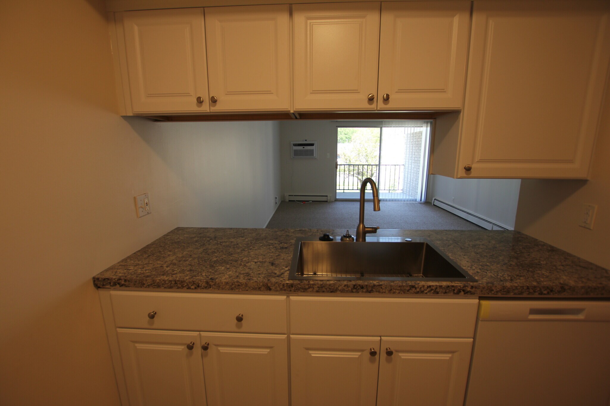 Kitchen - 1080 N Campbell Rd