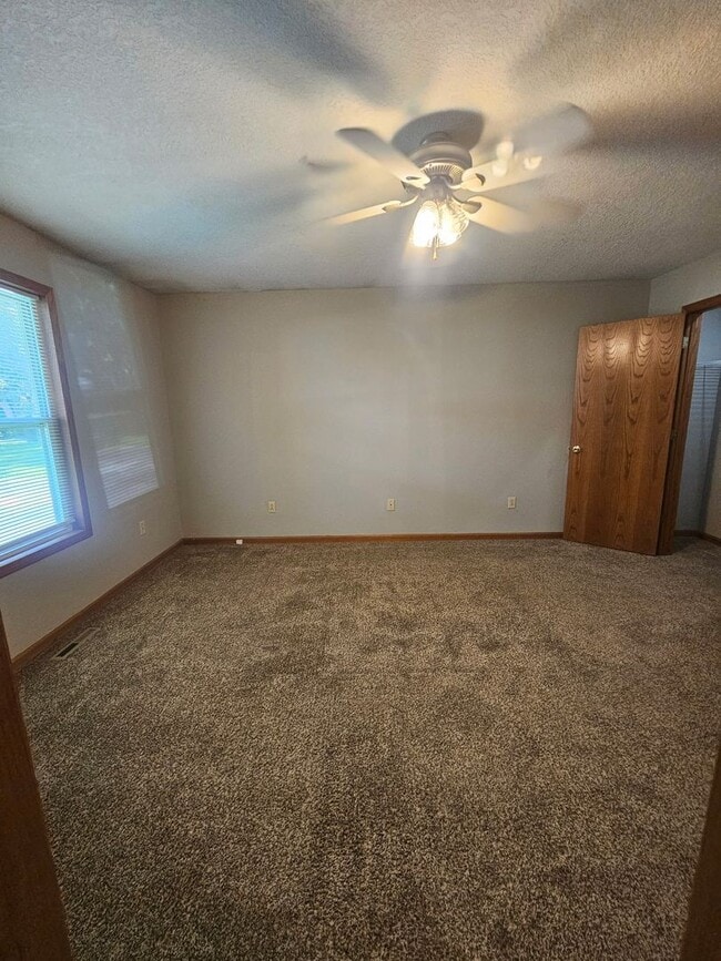 Building Photo - 510 E Park St