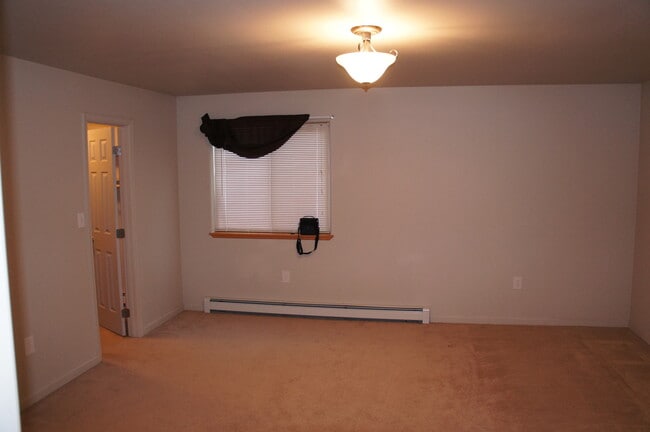 Building Photo - Beautiful ranch style home w/ 3 bd, 2 baths.