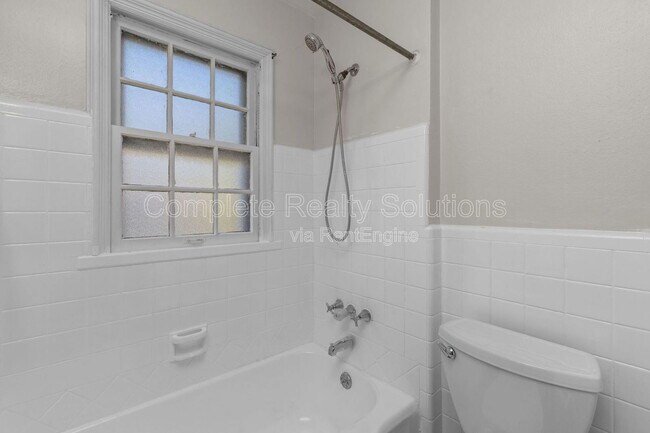 Building Photo - 1150 N Florissant Rd