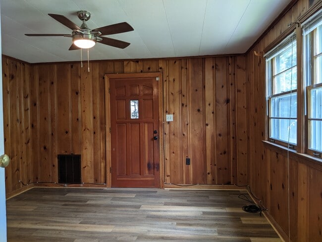 Building Photo - 3812 Thrall Dr