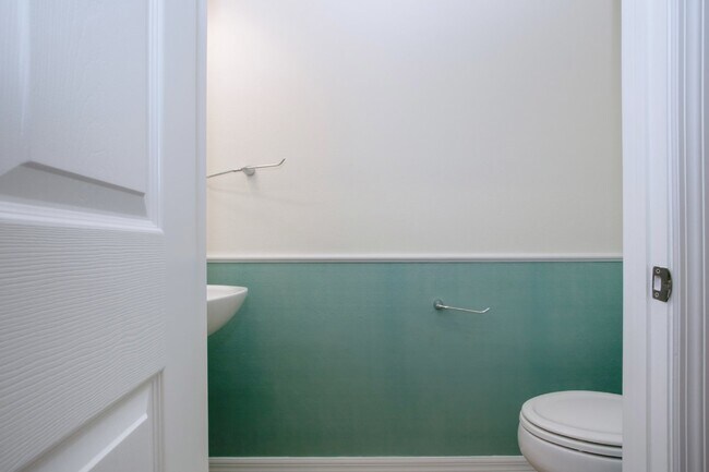 Building Photo - 3 Bedroom 2.5 Bath Townhome San Michele