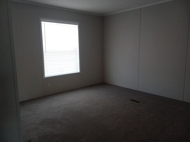 Building Photo - 134 Birch Ct