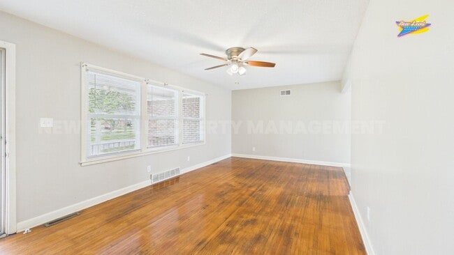 Building Photo - 886 S Fabrique Dr