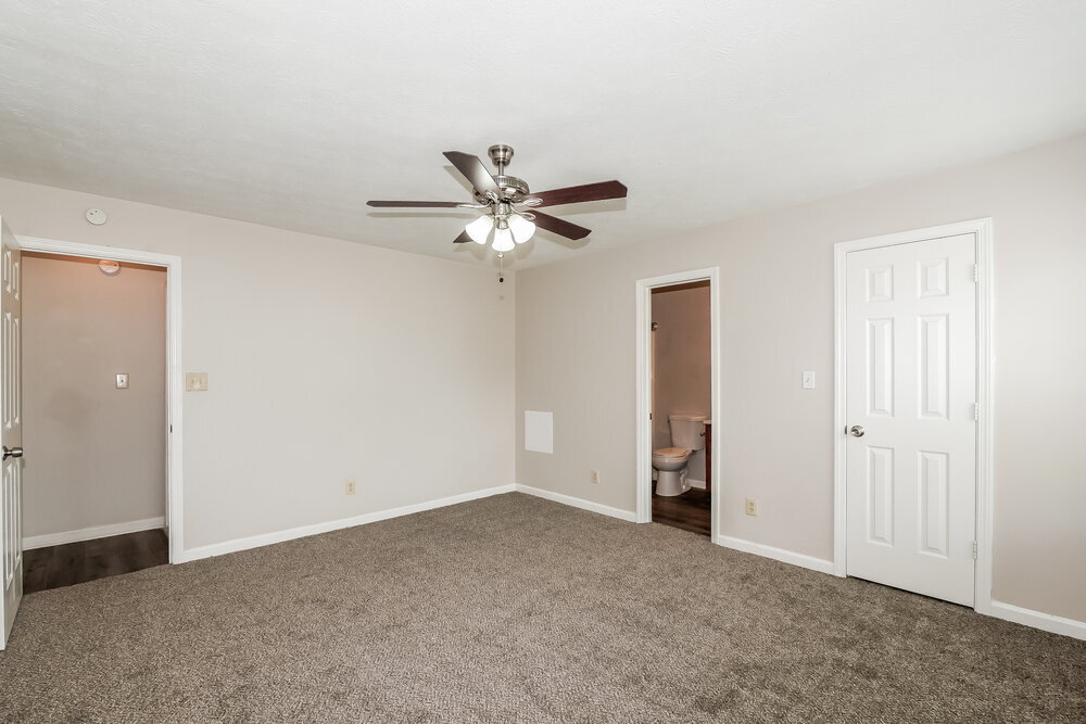 Building Photo - 10708 Tanbark Dr
