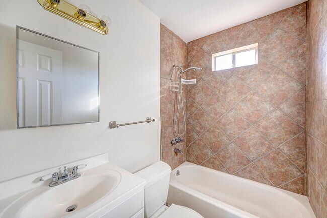 Building Photo - 309 Second St