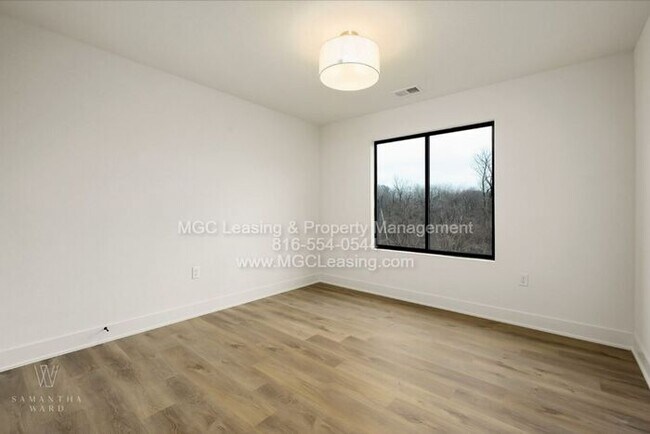 Building Photo - Elevate Everyday Living at Ayden Place Tow...