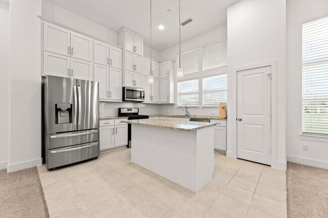 Building Photo - 2205 Southwick Dr