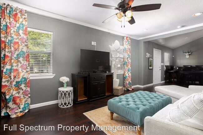 Building Photo - 2 br, 2 bath House - 703 Eleanor