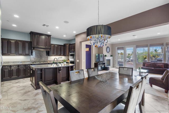 Building Photo - 3917 W Hemlock St