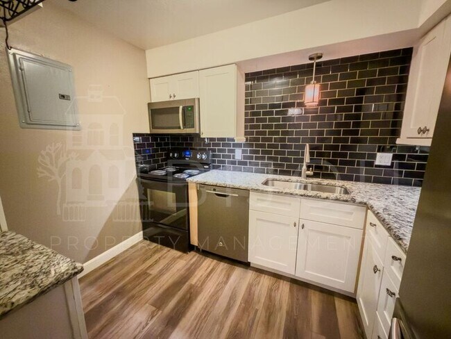 Building Photo - 2902 Airport Rd