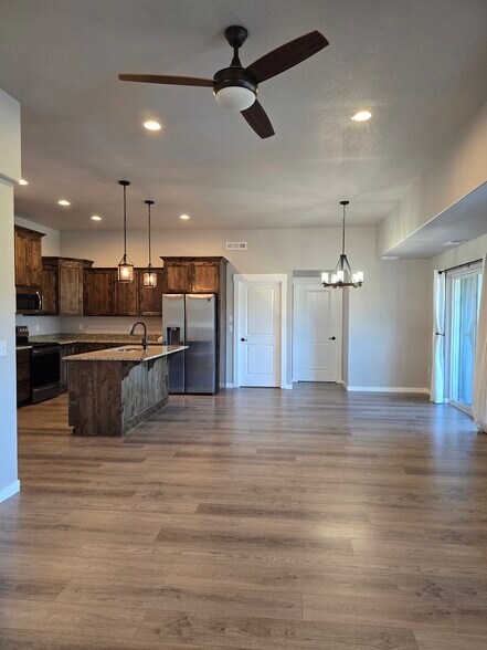 Open floorplan - 983 Stonewater Dr