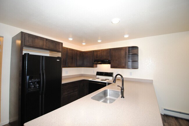Building Photo - 4922/4924 Princeton Drive