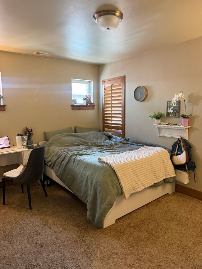 Building Photo - 4 bed 2.5 Bath in Bozeman