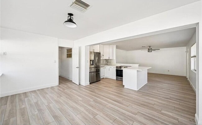 Building Photo - 86 N El Mar Dr