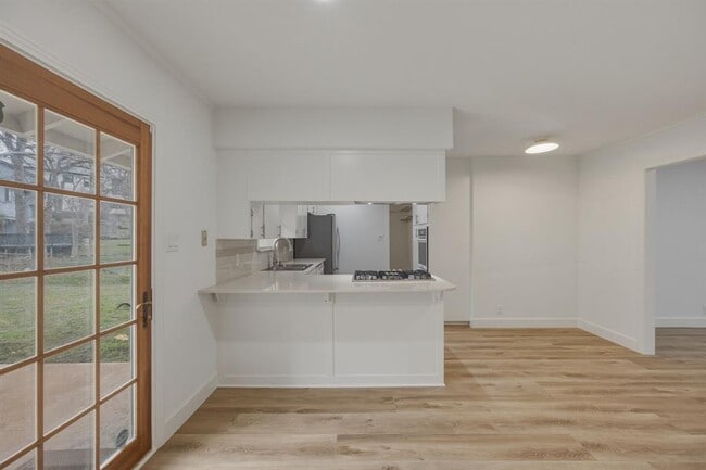 Building Photo - 1705 Elmhurst Dr