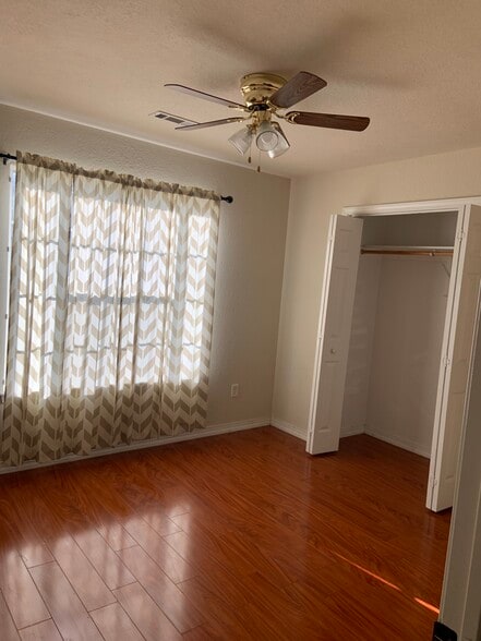 Building Photo - 122 NW Apple Blossom