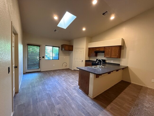 Building Photo - 3074 S Todd Ave