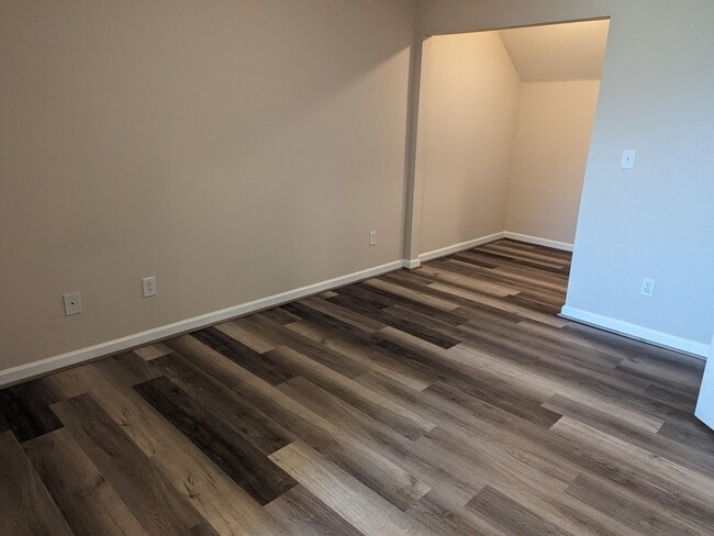 Building Photo - 155 Oakmont Dr