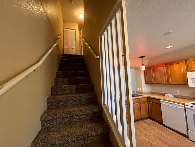 Building Photo - 26366 Nadir Rd