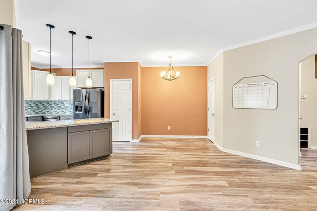 Building Photo - 310 Cedar Island Trail