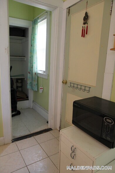 Building Photo - 13 Harnden Rd