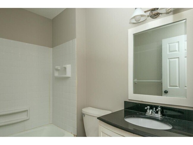 Building Photo - 2173 Glenridge Ave