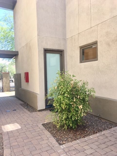 Primary Photo - Modern loft style unit close to downtown