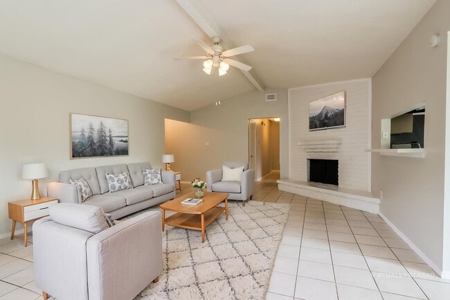 Building Photo - 9819 Kiwi Ln