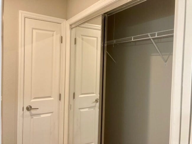 Building Photo - Islands Community Condo