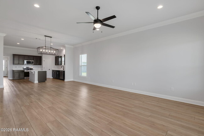 Building Photo - 106 Bejeweled Ave