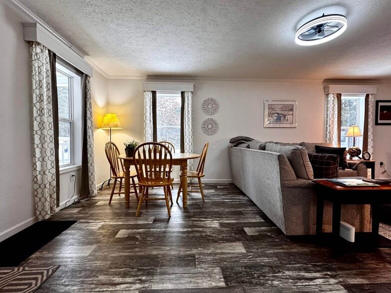 Building Photo - 30 Evergreen