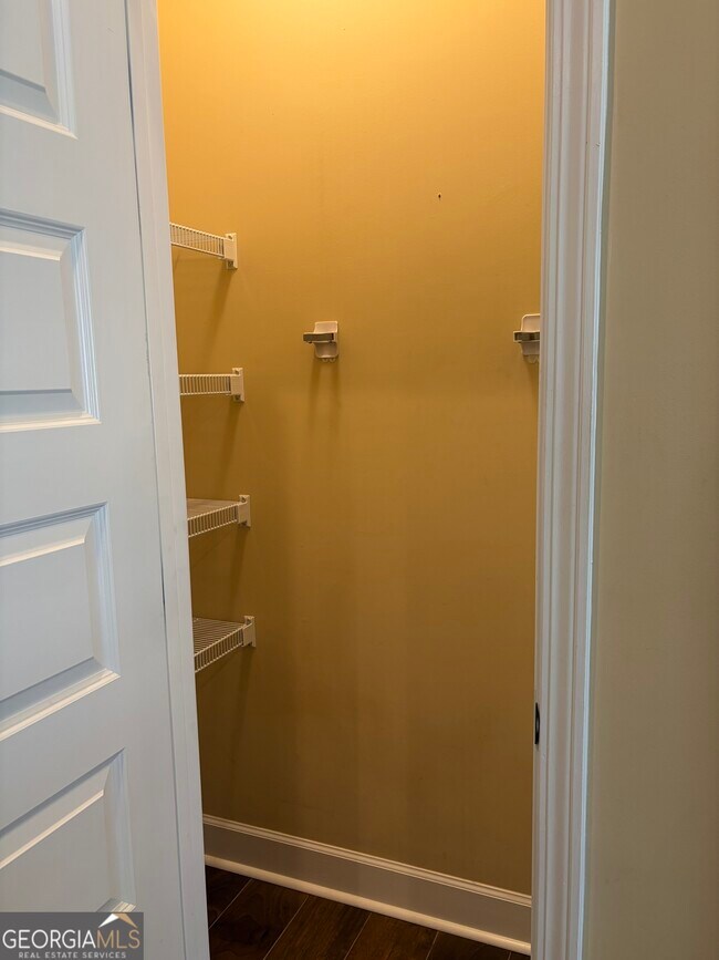 Building Photo - 123 Miller Ct