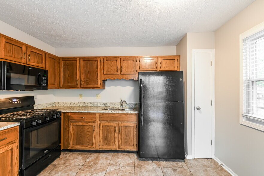 Building Photo - 4511 Tucson Dr