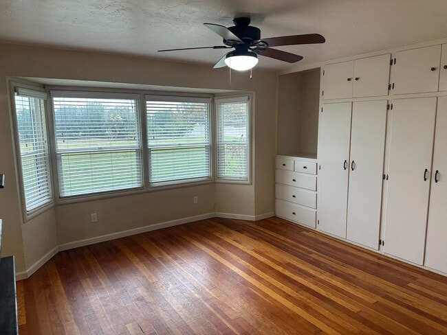 Building Photo - 14733 Jackson Ave