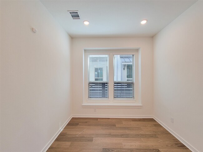 Building Photo - 19730 Riverbed Ln