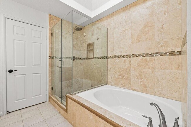 Building Photo - 43520 Via Magellan Dr