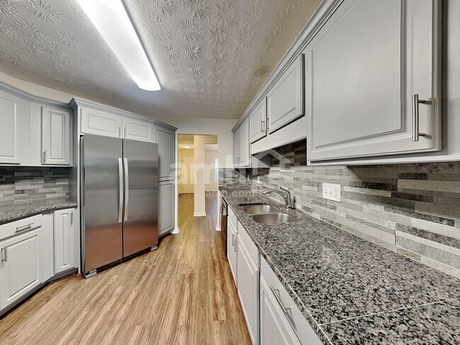 Building Photo - 643 Bartow Dr