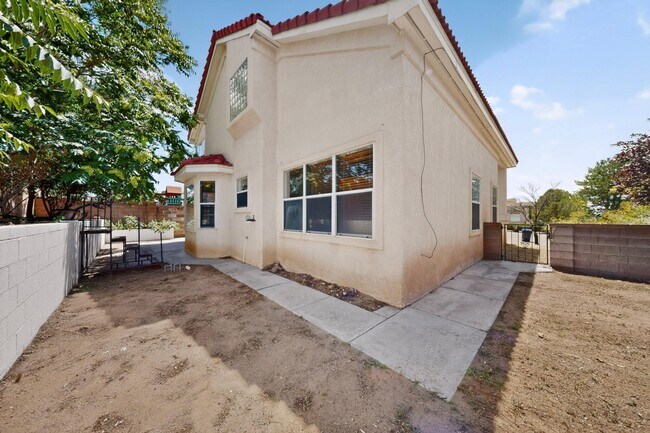 Building Photo - 8908 Henriette Wyeth Dr NE