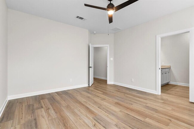 Building Photo - 1026 Whispering Winds Dr