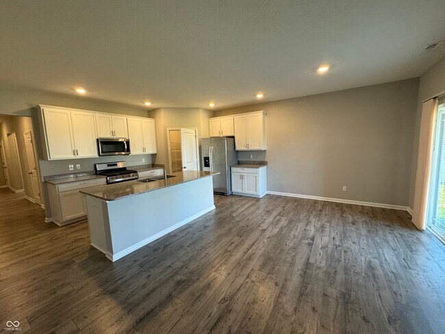 Building Photo - 855 Downey Ln