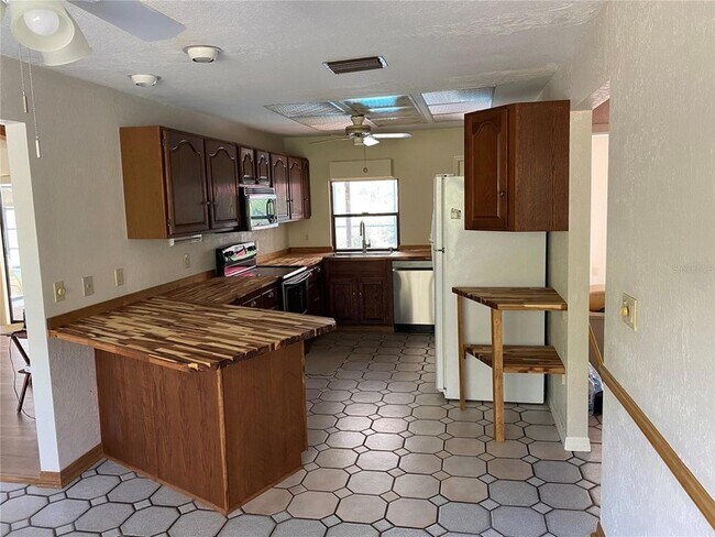 Building Photo - 9191 Gewant Blvd