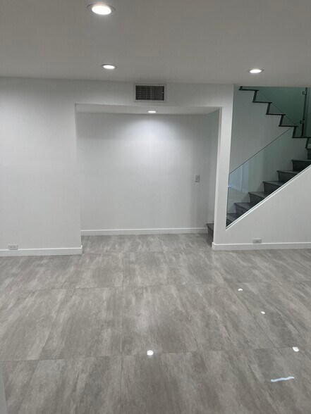 Building Photo - 8350 Burnet Ave