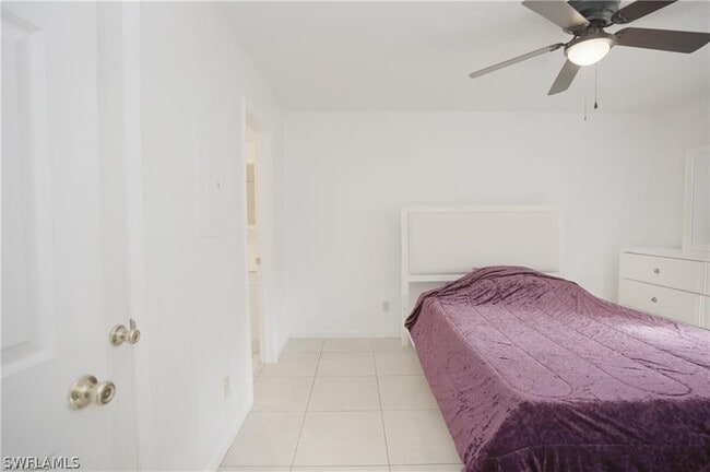 Building Photo - 4635 Bayshore Dr