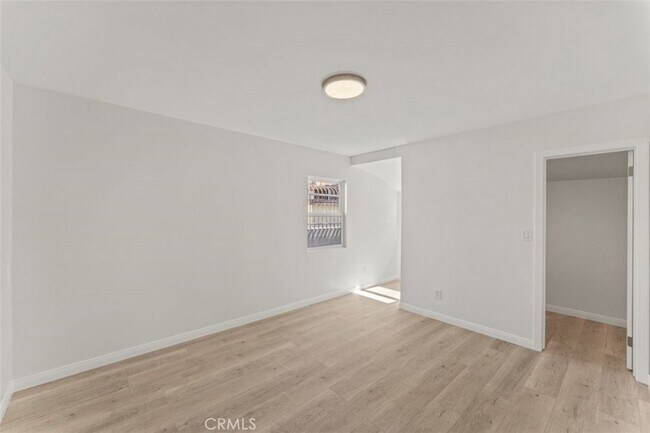 Building Photo - 14722 Strathern St